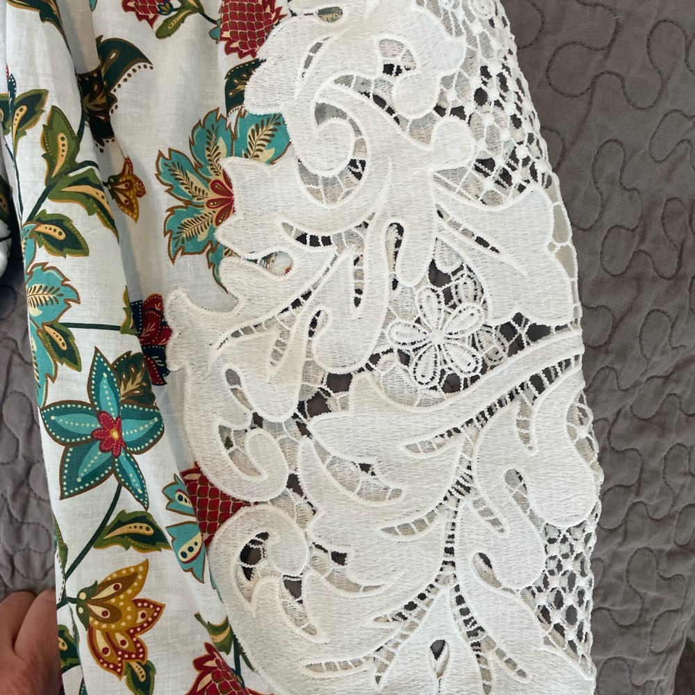 FARM Rio NWT Embroidered Blouse - Picture 7 of 7